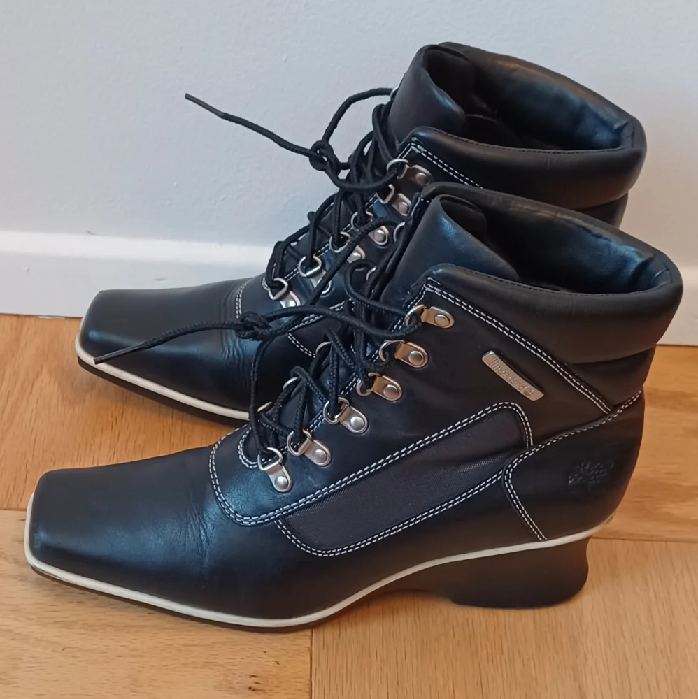 Timberland Black & White Lace Up Wedge Size7.5